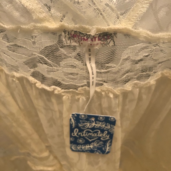 Intimately by Free People Cream Lace Top M - Picture 3 of 7
